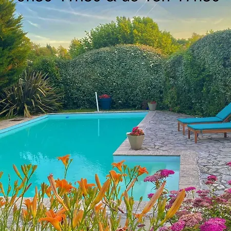 Agreable Petit Avec Piscine Et Jardinet Holiday home Salies-de-Bearn